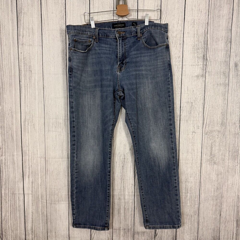 Lucky Brand Men's W38 x L30 Blue 221 Straight Medium Wash Denim Jeans